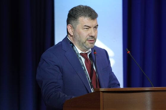 Олег Казанов