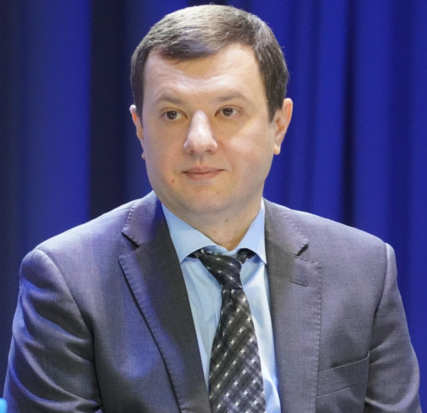 Александр Ларин